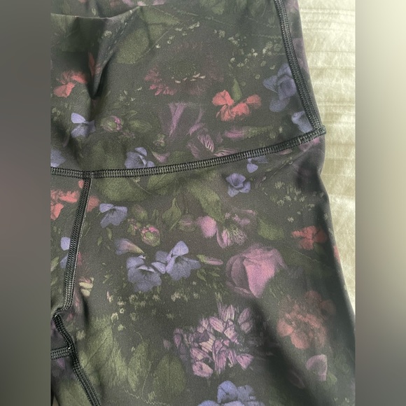 Lululemon size 4 leggings - Picture 2 of 3